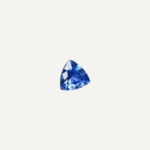 G766 BLUE SAPPHIRE TRILLION 1.395CT - muted white scaled cover