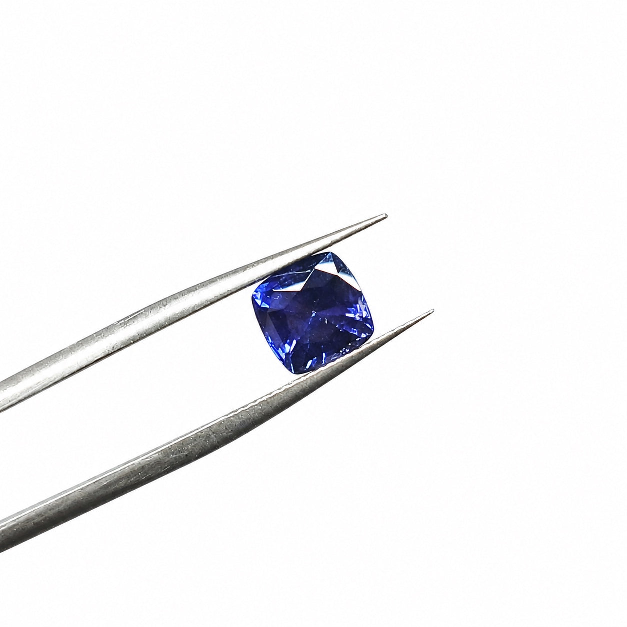 G328 COLOUR CHANGE SAPPHIRE CUSHION 2.40CT