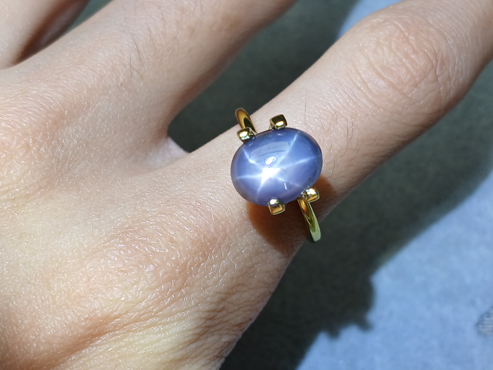 G730	GREYISH-BLUE STAR SAPPHIRE 3.82CT