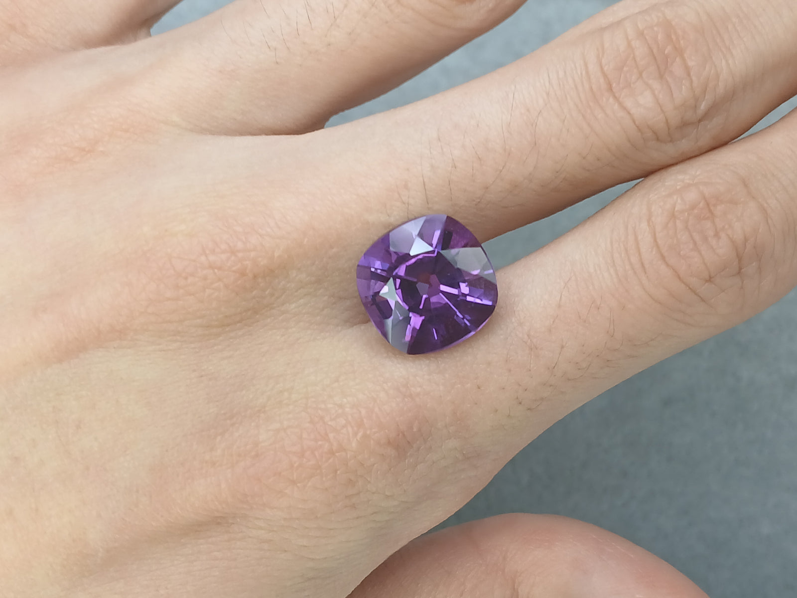 G720	AMETHYST 7.97CT