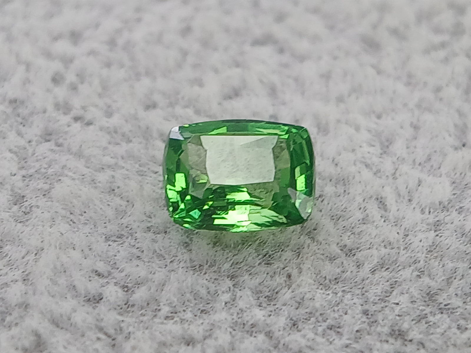 G310	TSAVORITE BAGUETTE 1.05CT