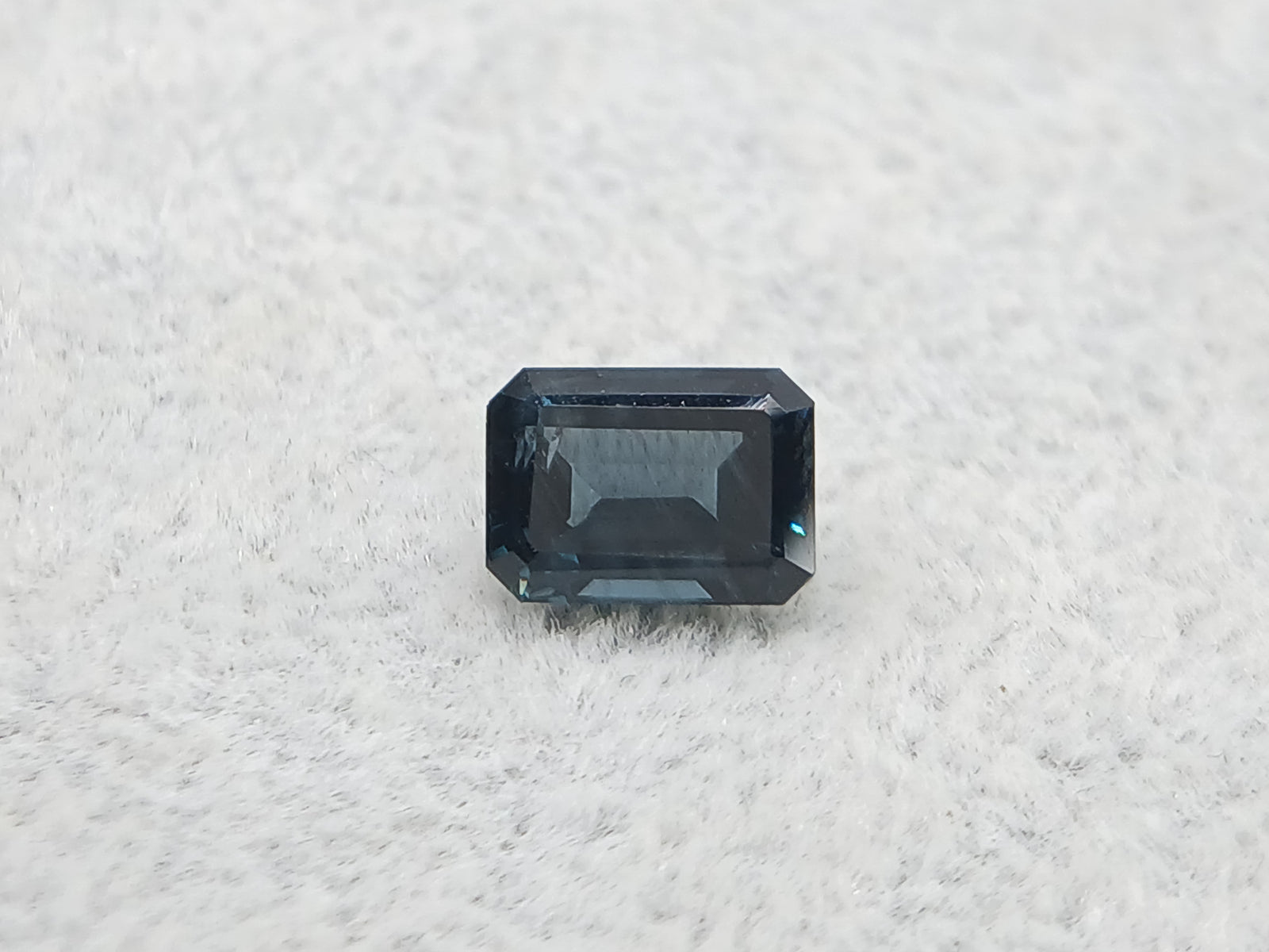 G146 	TEAL SAPPHIRE EMER 2.7CT
