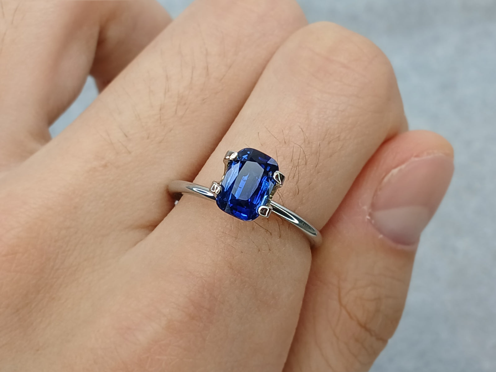 G710 BLUE SAPPHIRE LONG CUSHION 1.86CT