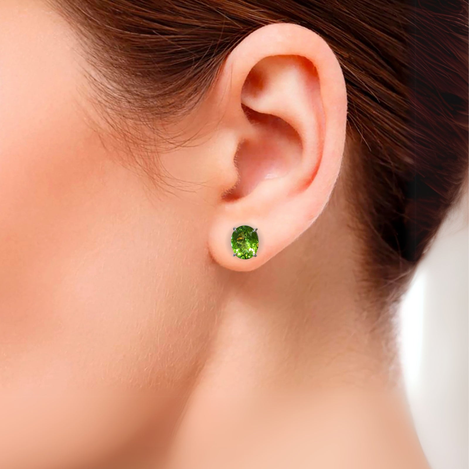 2025-010 LILI GEMSTONES EAR STUDS - GREEN OVAL