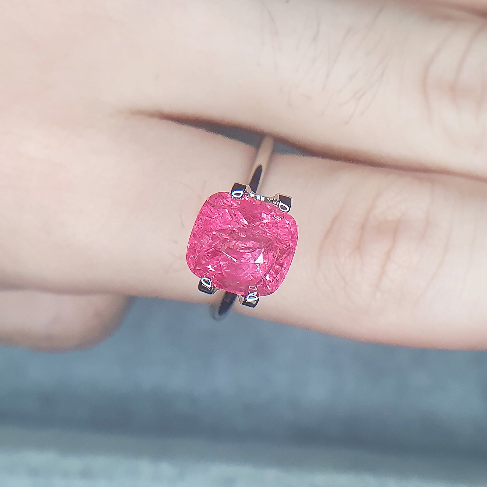 Mahenge Spinel Cushion 4.54CT G030