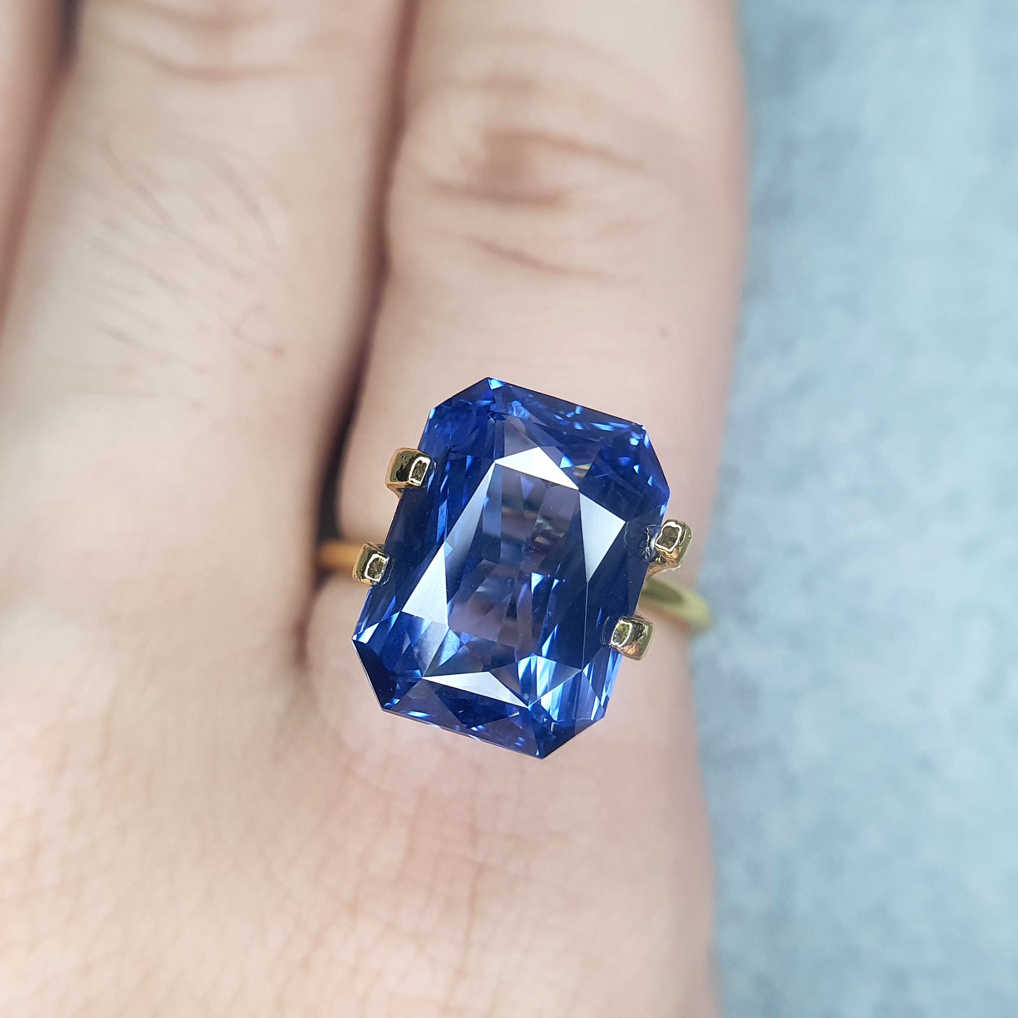 Blue Sapphire Emerald 10.07CT G150