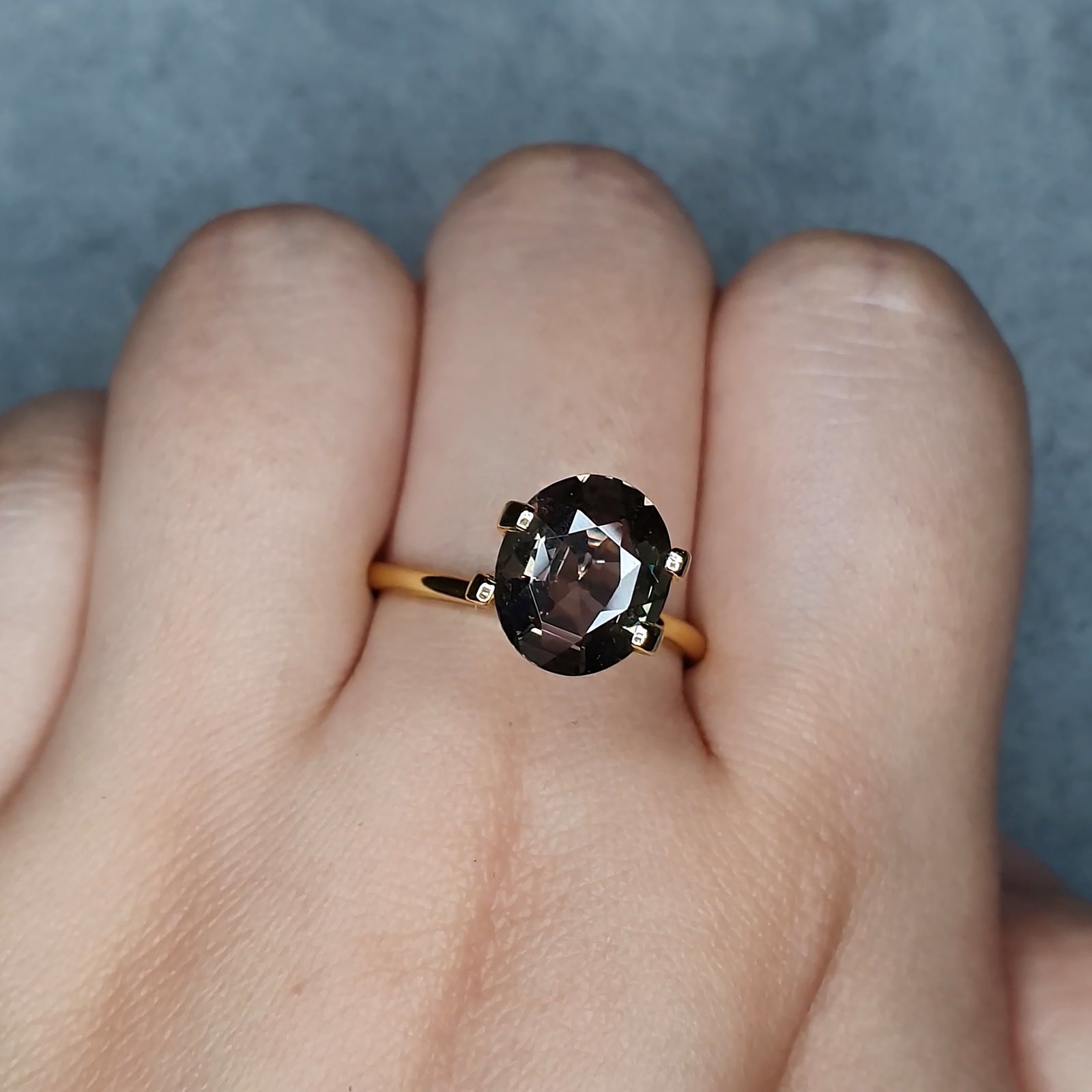 Colour Change Sapphire Oval 3.04CT G362