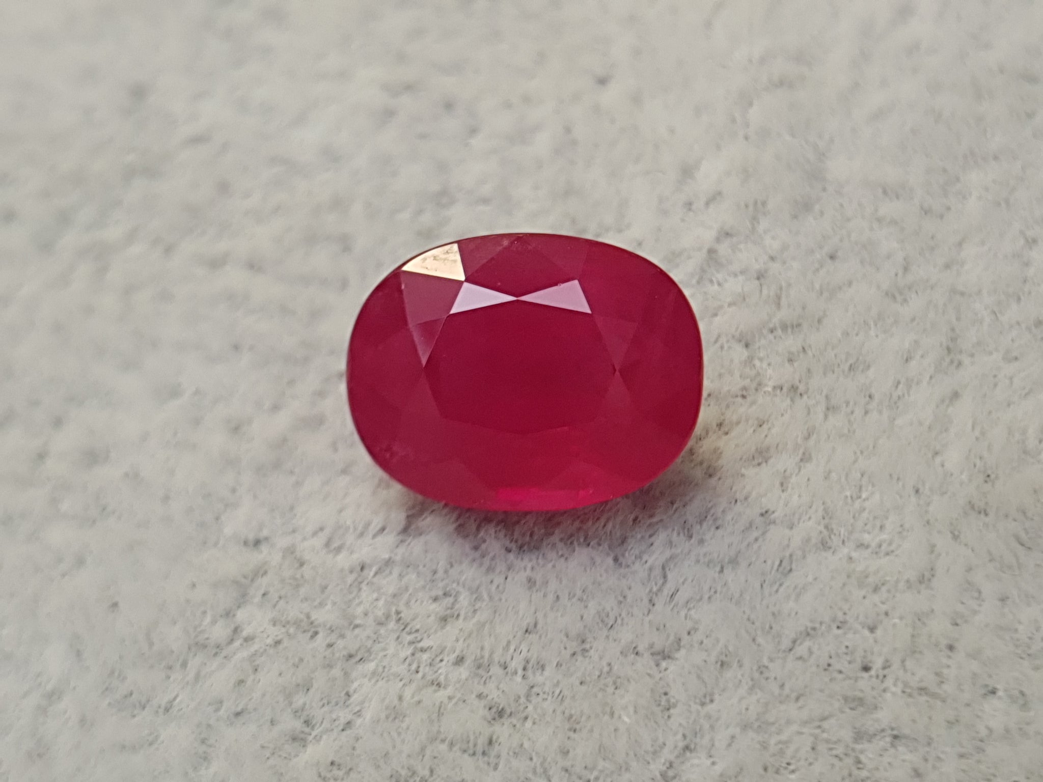 Ruby Long G742 RUBY LONG OVAL 4.38CT - Autium Jewels