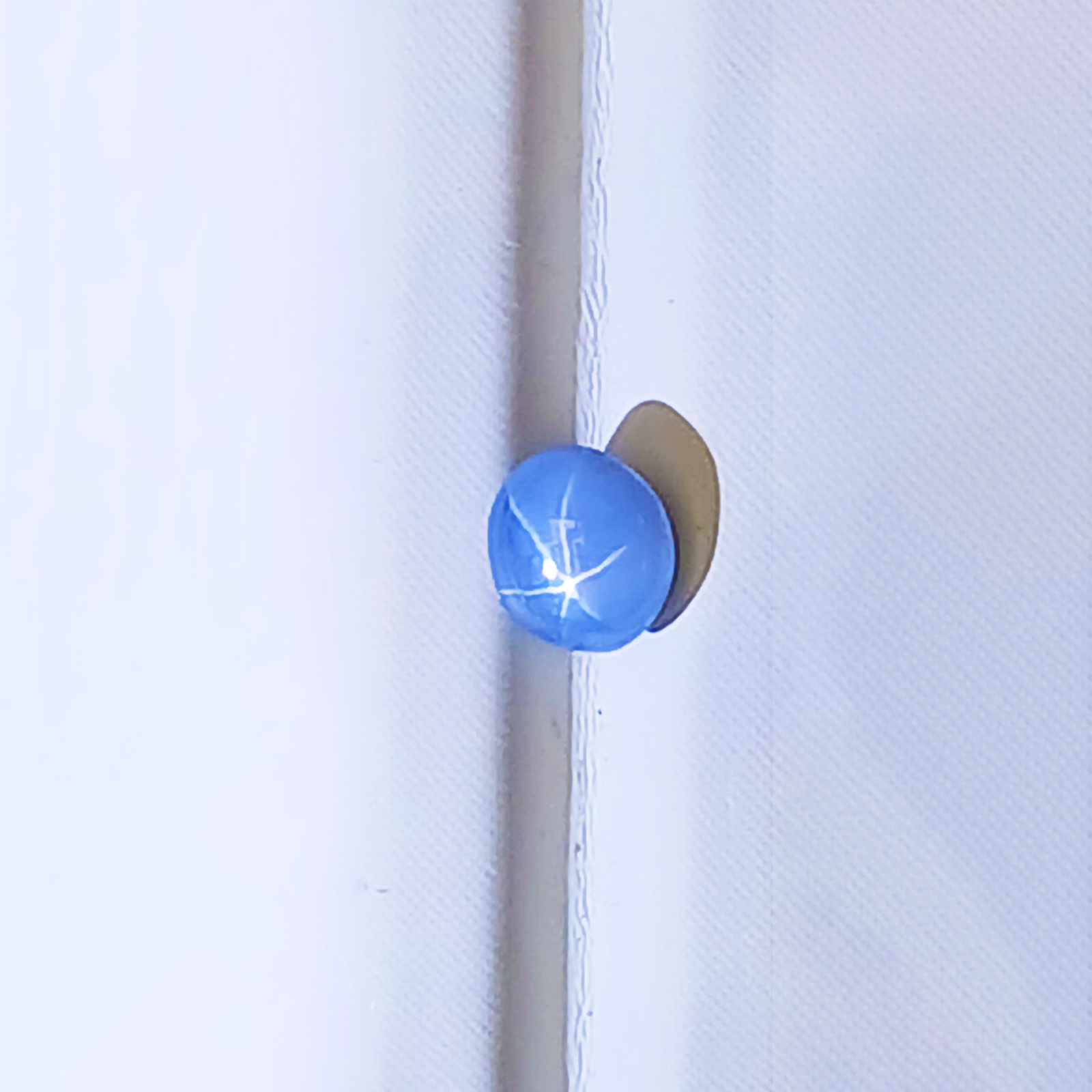 G729	LIGHT BLUE STAR SAPPHIRE 3.85CT