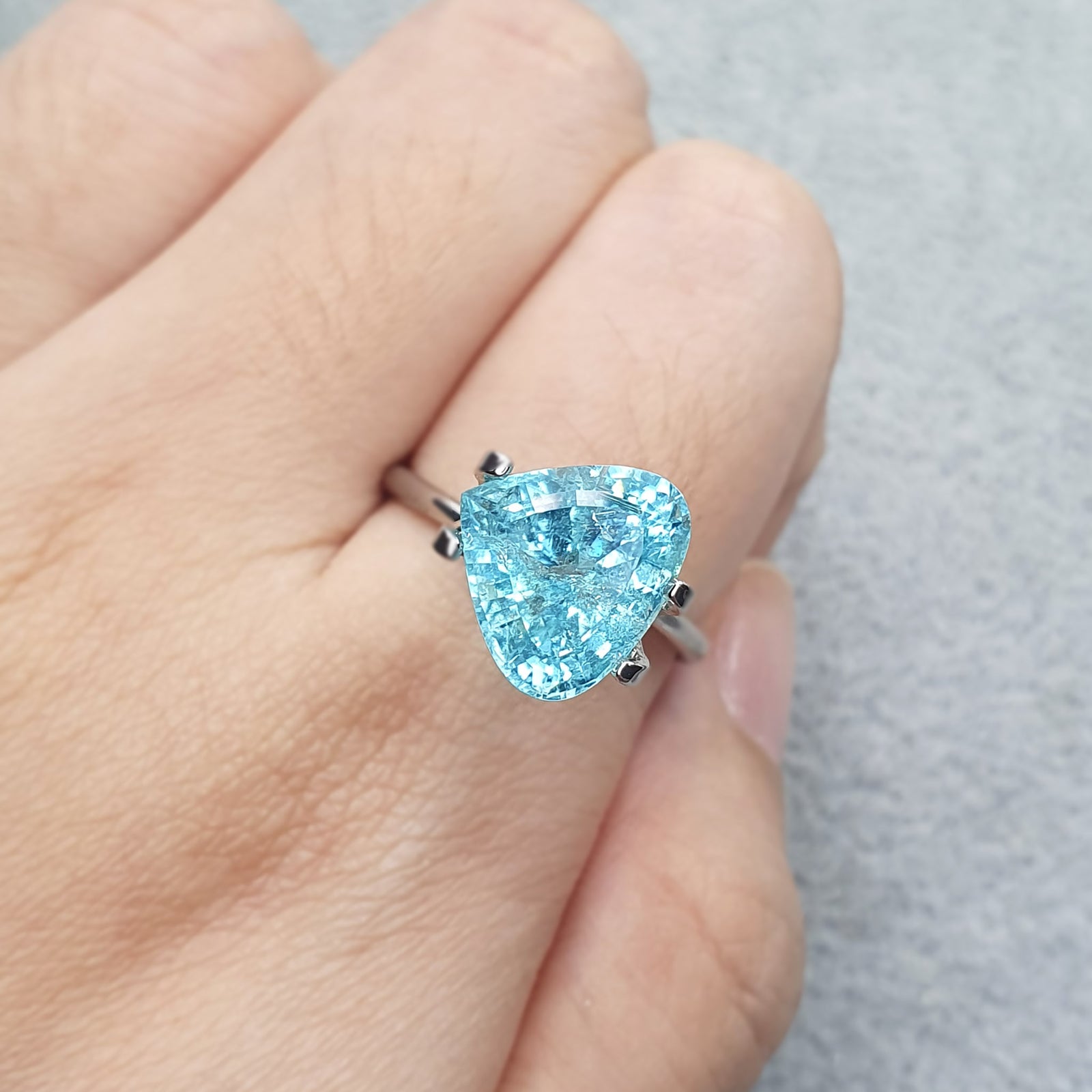 G734 PARAIBA TOURMALINE TRILLION 4.84CT- M787