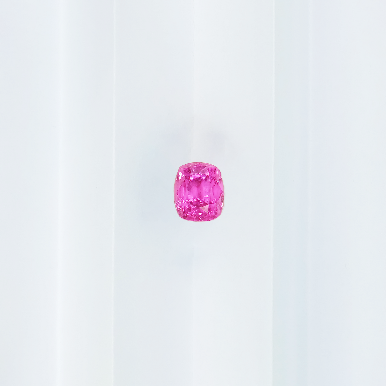 M284	PINK SAPPHIRE 2.28CT  LONG CUSHION