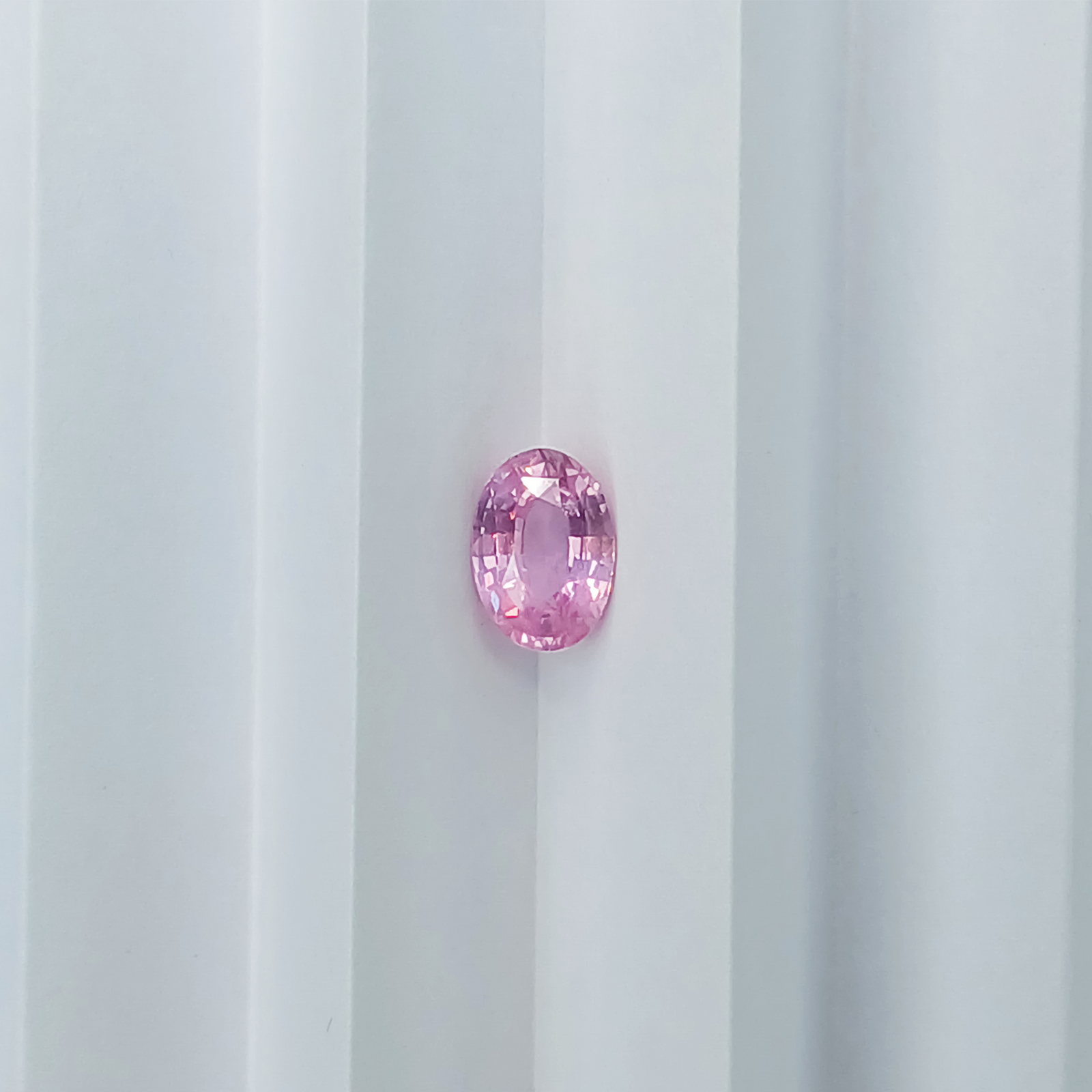G733 UNHEAT PADPARADSCHA SAPPHIRE OVAL 2.43CT