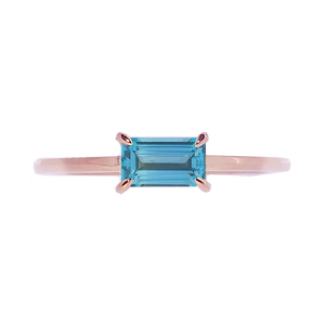 Janico Sapphire Horizontal Ring