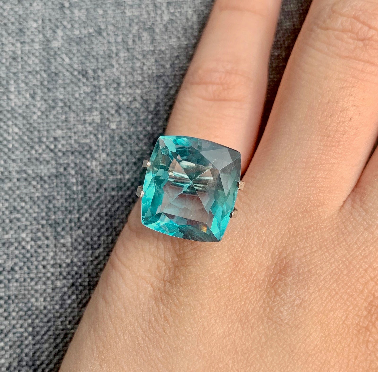 Fluorite Cushion 17CT G012