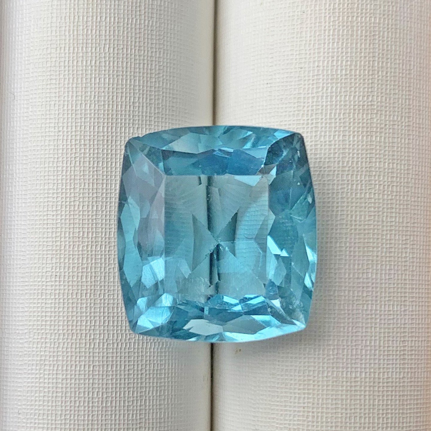 Fluorite Cushion 17CT G012