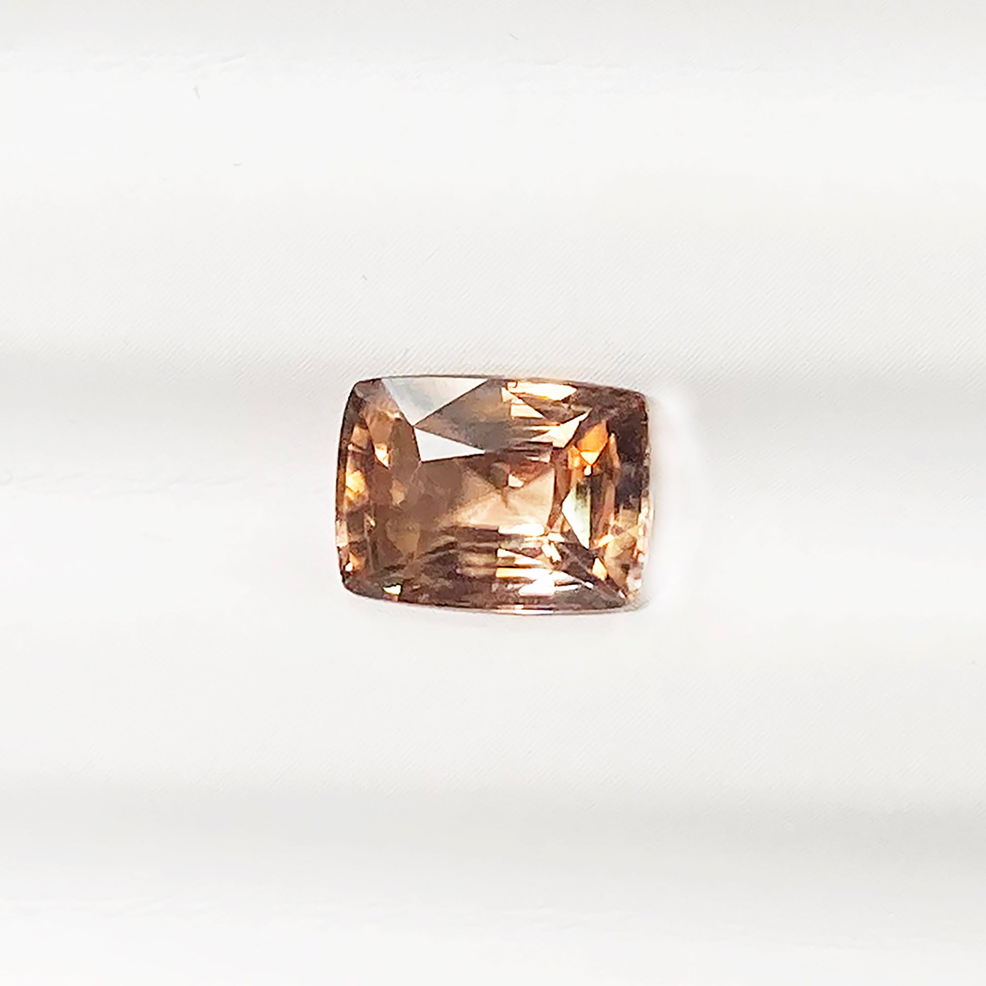 Golden Zircon Baguette Mixed Cut 3.18CT G076