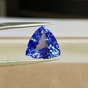 TANZANITE TRILLION  3.28 CT G094