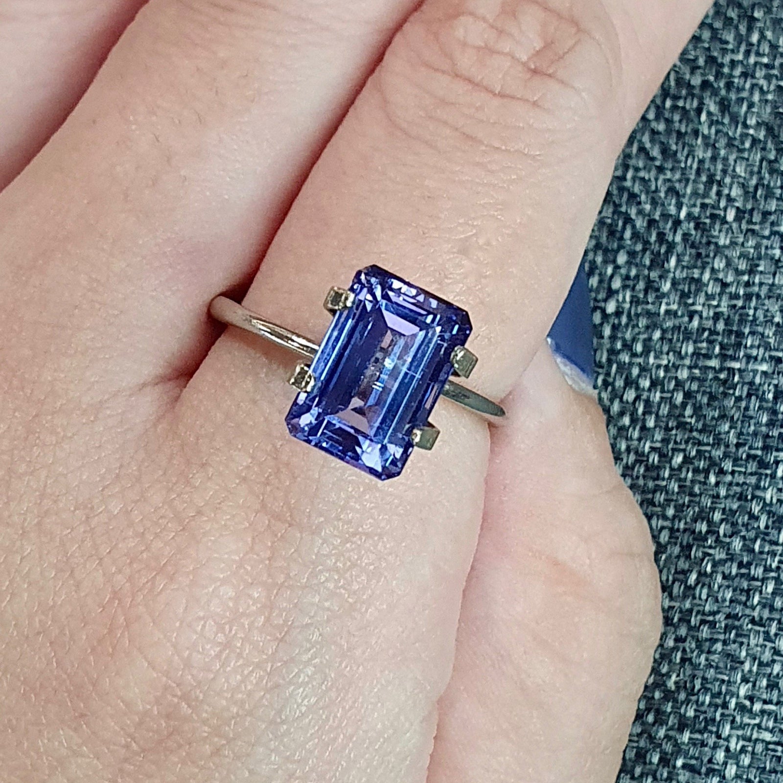 TANZANITE EMER OCTAGONAL CUT 4.4CT G124