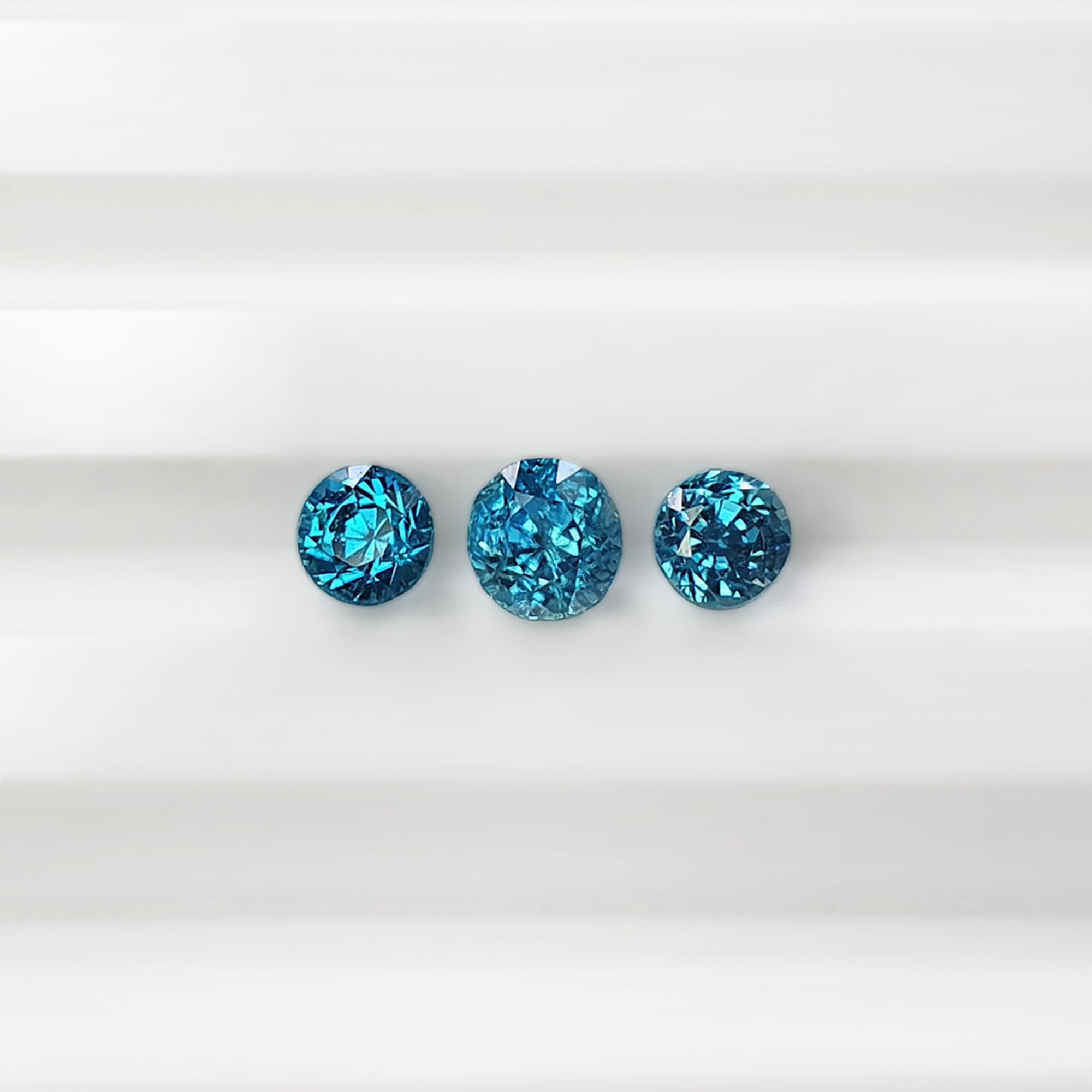 Blue Zircon Side Stones - Round G221-1