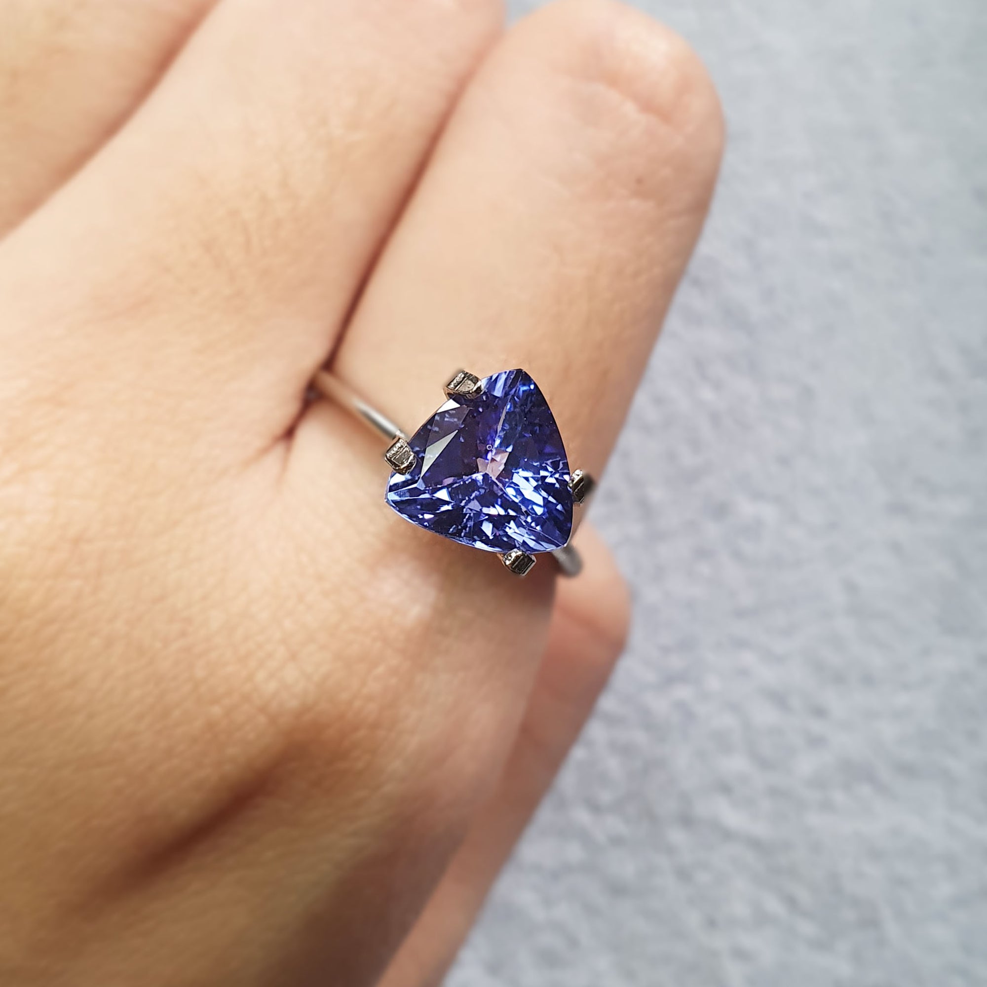 Tanzanite Trillion 2.15CT G255