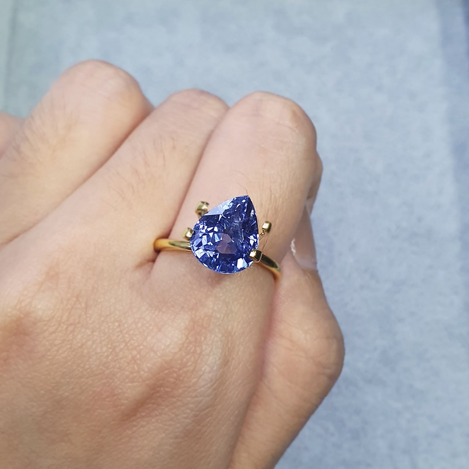 Unheated Blue Sapphire Teardrop 5.12CT G267
