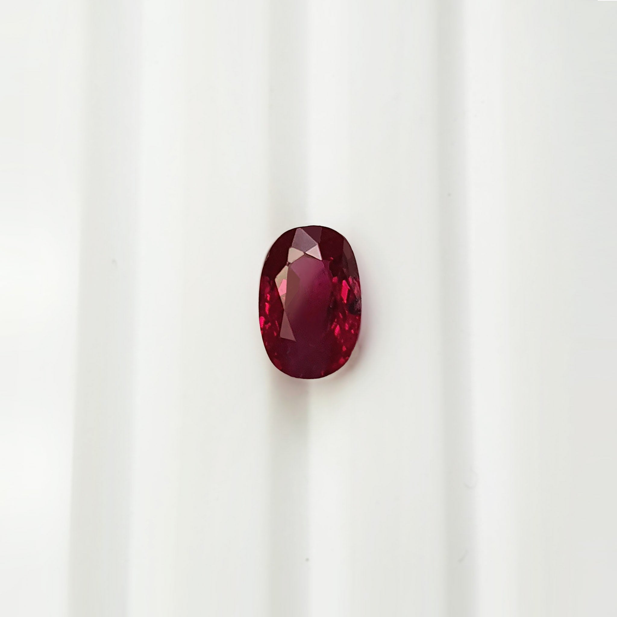 Ruby Long Ruby Long Oval 1.035CT G272 - Autium Jewels