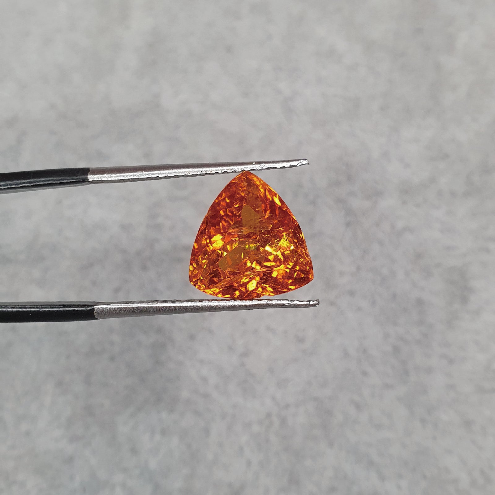 Clinohumite Trillion 4.92CT G278