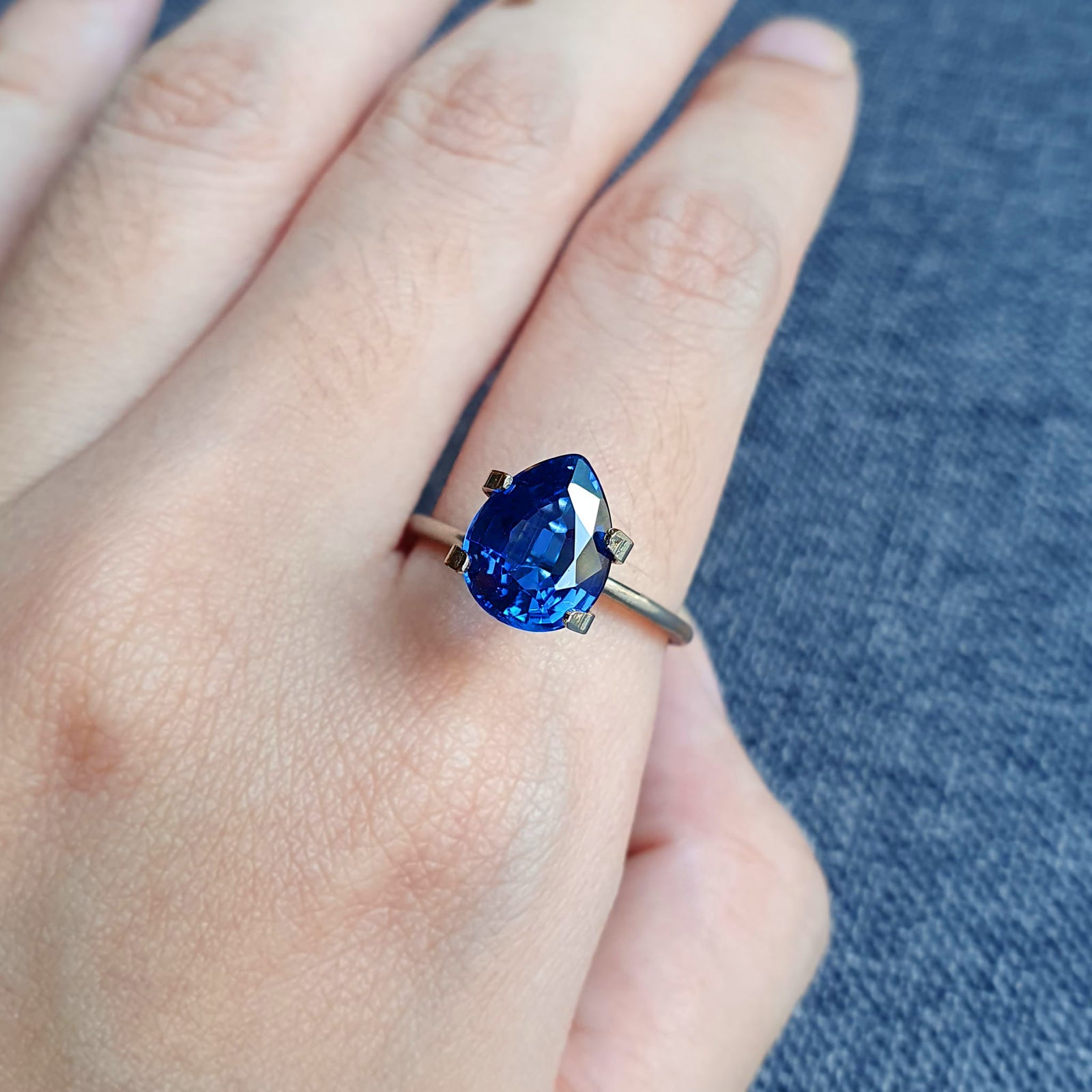 Iolite Dark Blue Pear Mixed Cut 2.7CT G345