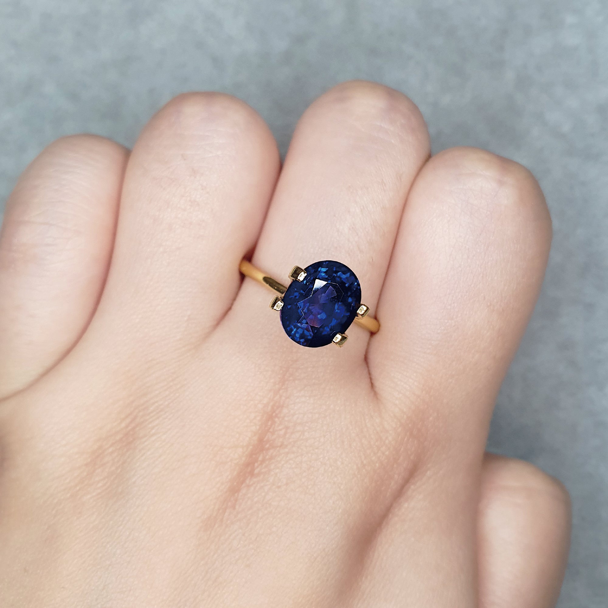 Blue Sapphire Oval 4.20CT G386