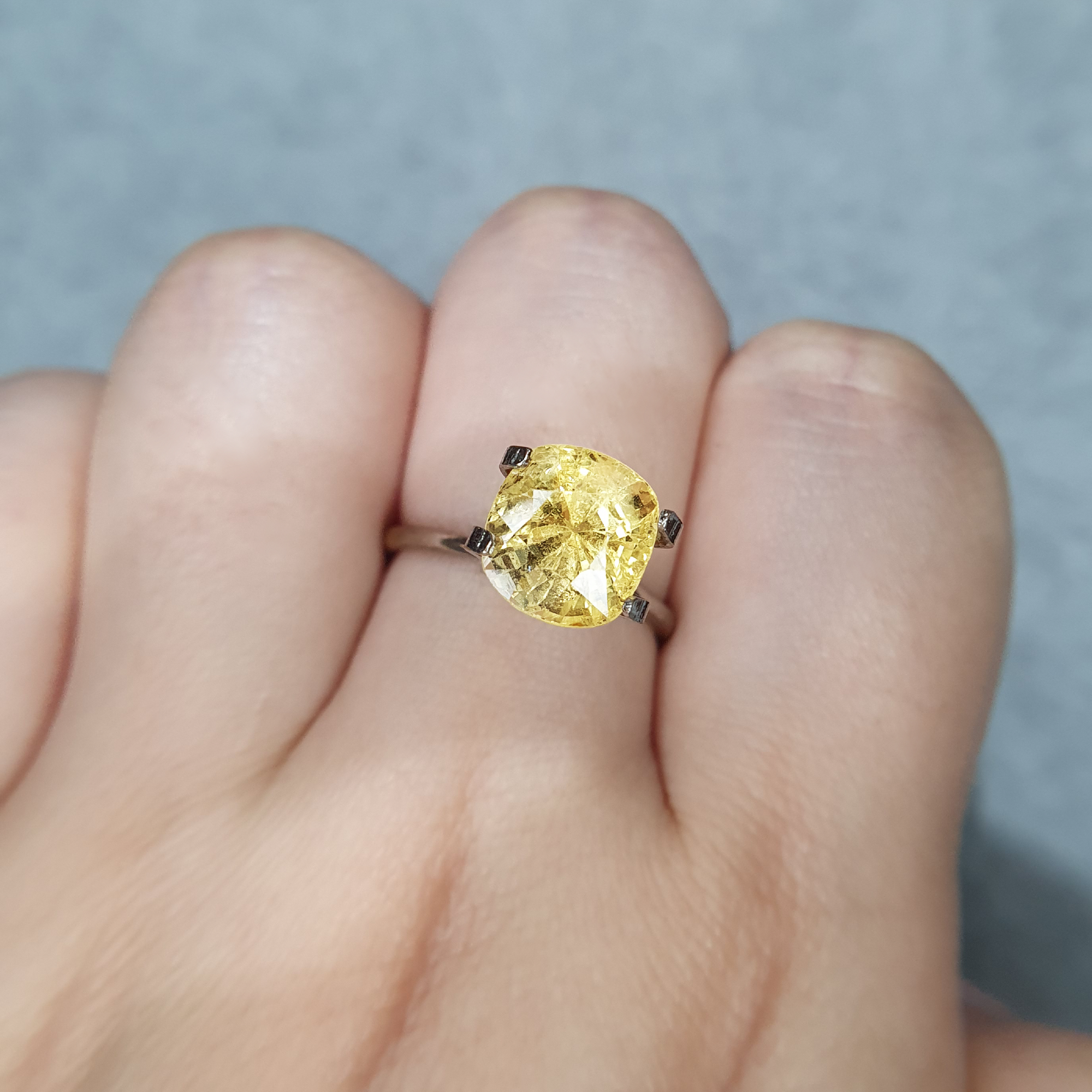 Burmese Unheated Yellow Sapphire Cushion 4.93CT G397