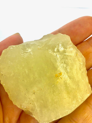 16 HENOS  LIBYAN DESERT GLASS GOLD TEKTITE G592