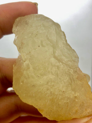 18 PONTOS LIBYAN DESERT GLASS GOLD TEKTITE G594