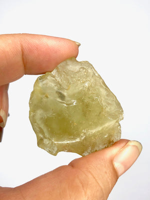 25 GENS LIBYAN DESERT GLASS GOLD TEKTITE G601