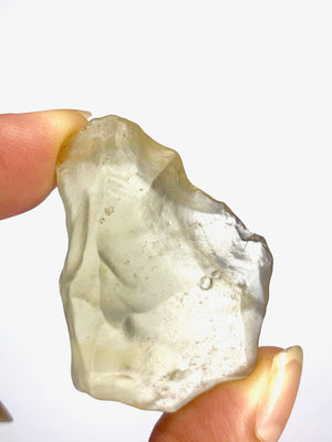 29 FAM LIBYAN DESERT GLASS GOLD TEKTITE G605
