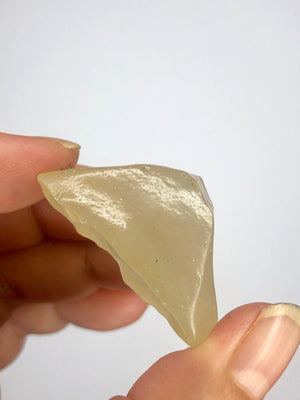 30 ONNZ LIBYAN DESERT GLASS GOLD TEKTITE G606