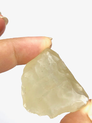30 ONNZ LIBYAN DESERT GLASS GOLD TEKTITE G606