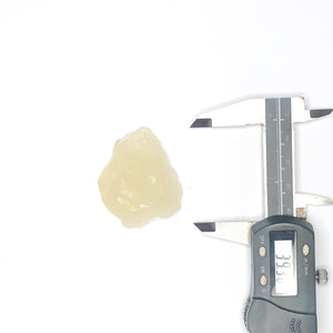 31 SHAN LIBYAN DESERT GLASS GOLD TEKTITE G607