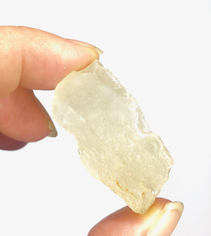 32 MIL LIBYAN DESERT GLASS GOLD TEKTITE G608