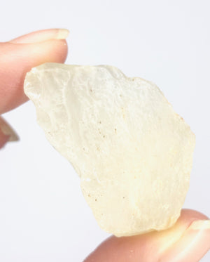 32 MIL LIBYAN DESERT GLASS GOLD TEKTITE G608