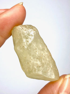 33 BEEL LIBYAN DESERT GLASS GOLD TEKTITE G609