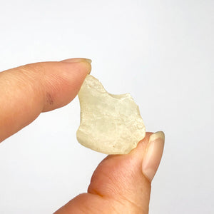 39 LIBYAN DESERT GLASS GOLD TEKTITE G615