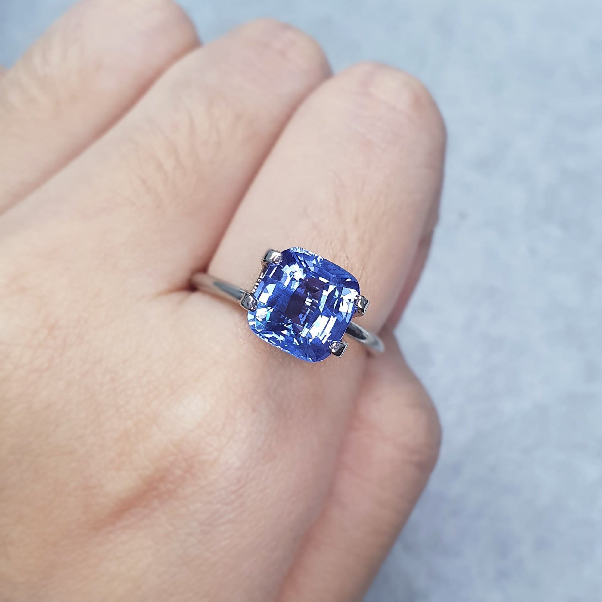 Unheated Blue Sapphire Cushion 3.07CT M540