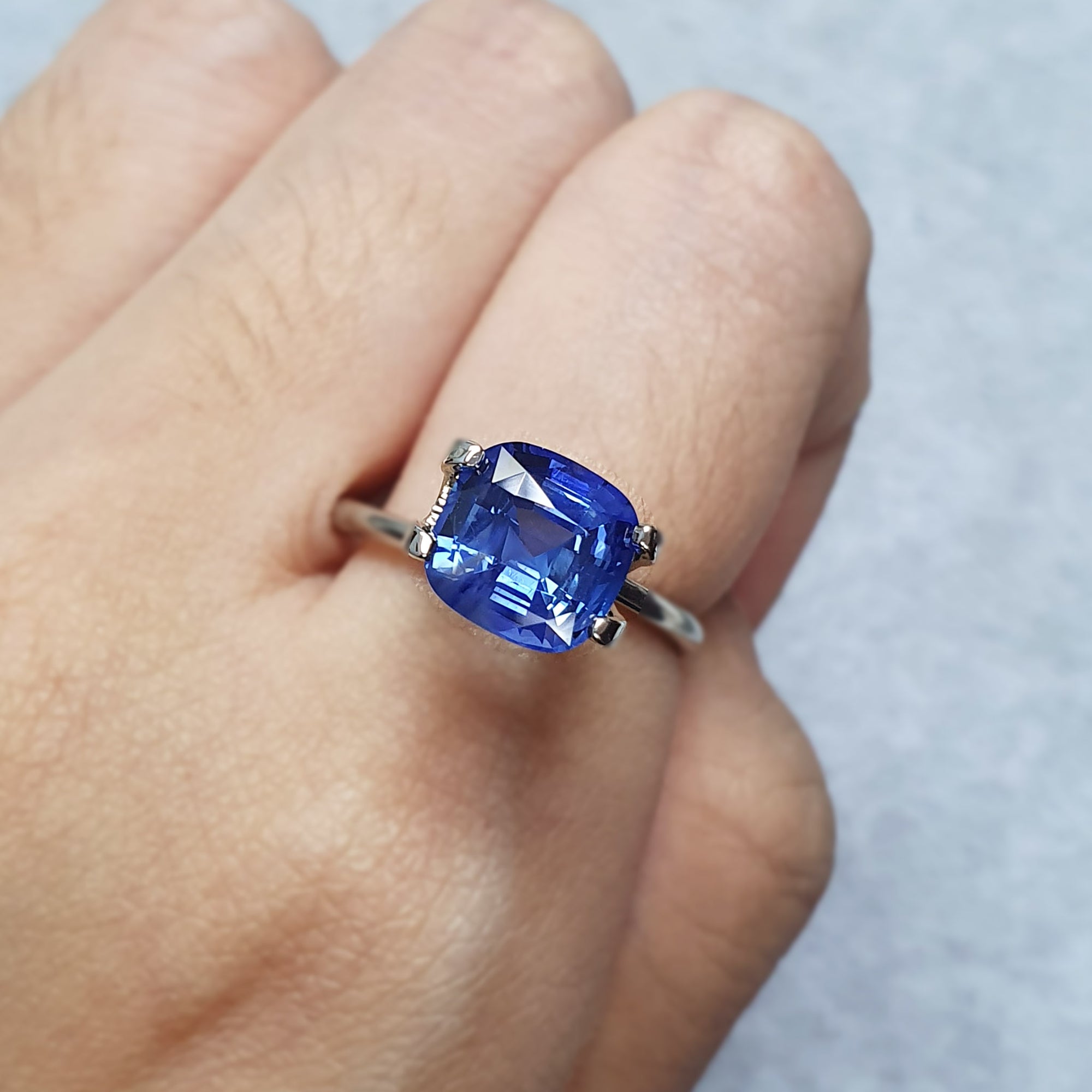 Vivid Blue Sapphire Cushion 3.27CT M550