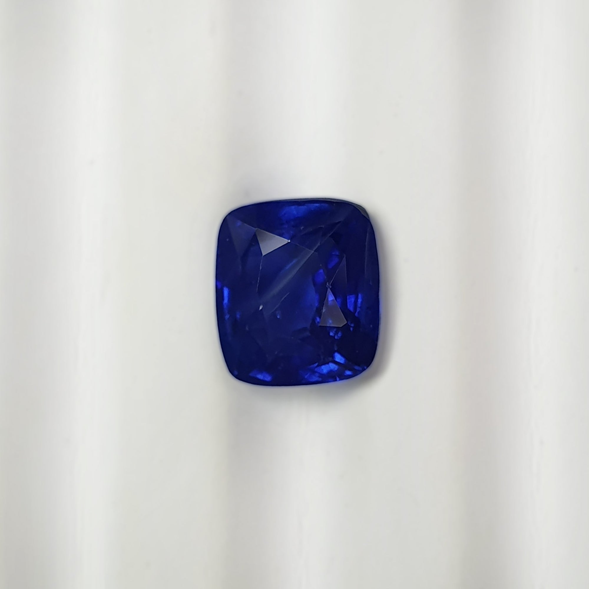 Vivid Blue Sapphire Long Cushion 5.1CT M551