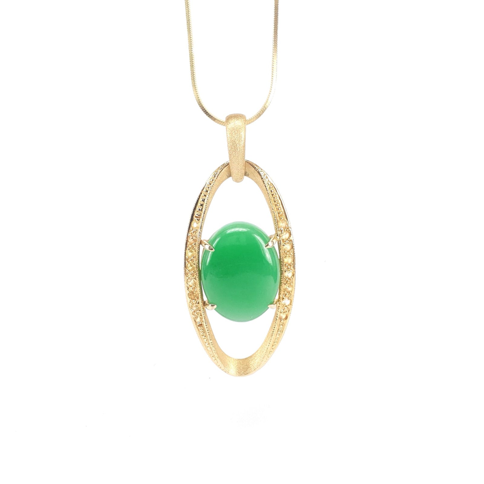 Oval Jade Pendant M678
