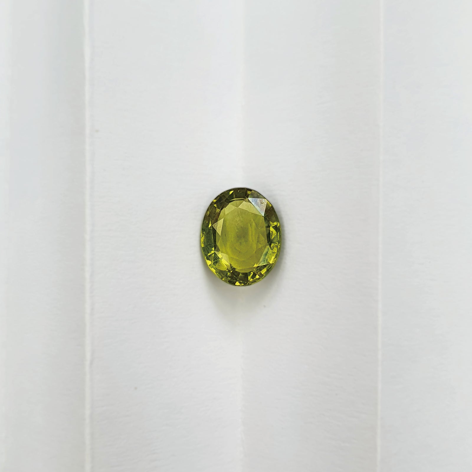 Peridot Oval 2.49CT M680