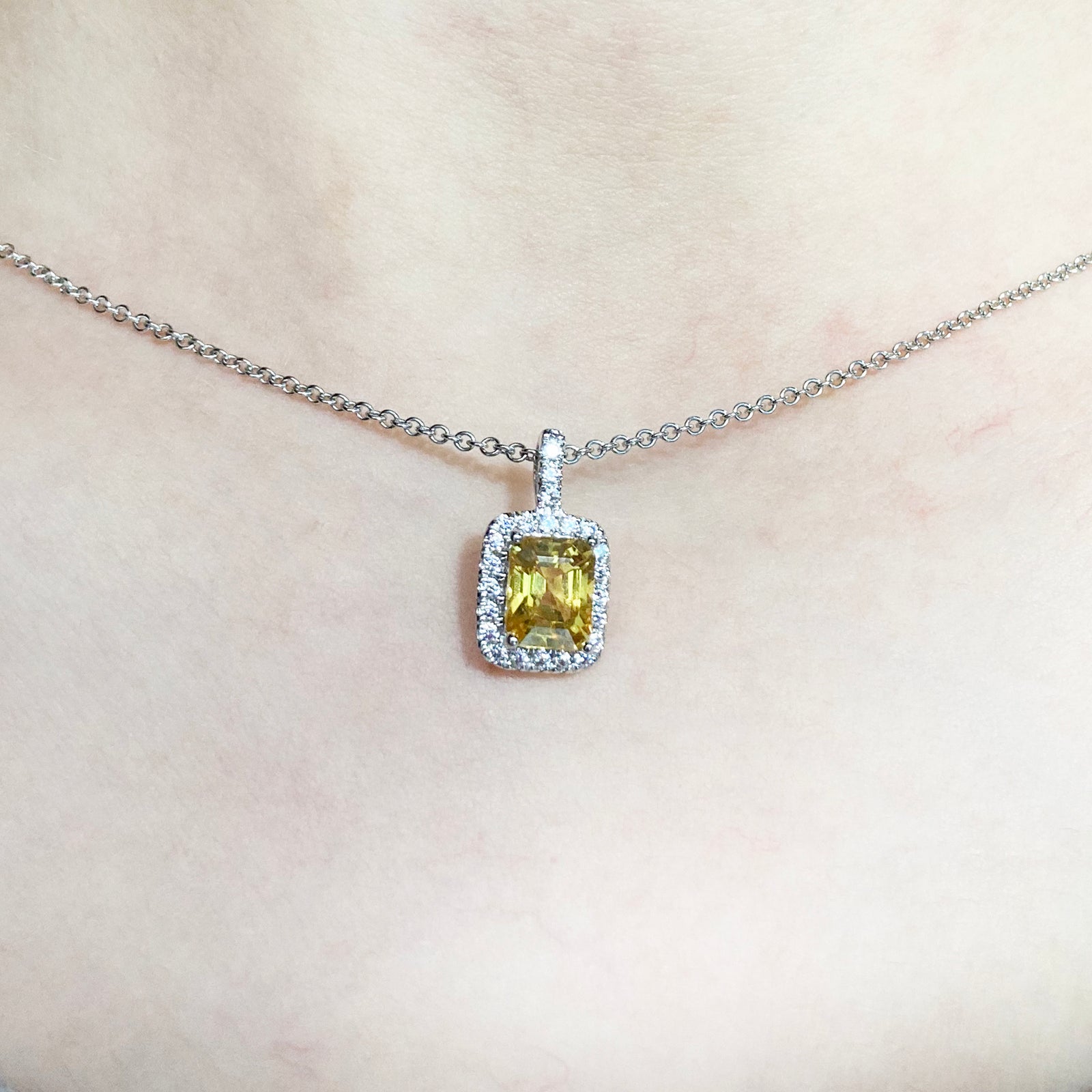 Marsh Cushion Halo Pendant Fixed Bale- Yellow Emerald 2021-135