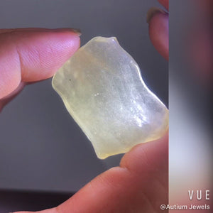 35 LIBYAN DESERT GLASS GOLD TEKTITE G611