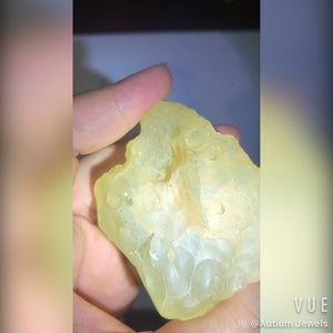 9 TLA  LIBYAN DESERT GLASS GOLD TEKTITE G585